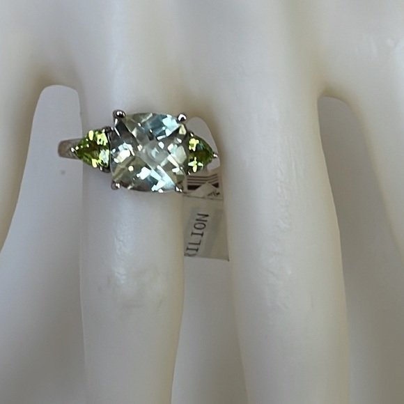 Macy's Jewelry - NWT Mint Quartz/Peridot Sterling Silver Ring